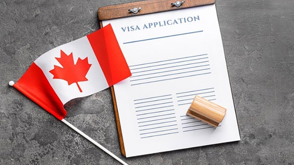 nộp đơn xin visa du học Canada