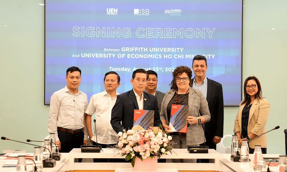 Lễ ký kết hợp tác chiến lược giữa Đại học Kinh tế TP. Hồ Chí Minh (UEH) và Đại học Griffith diễn ra vào ngày 23/08/2022