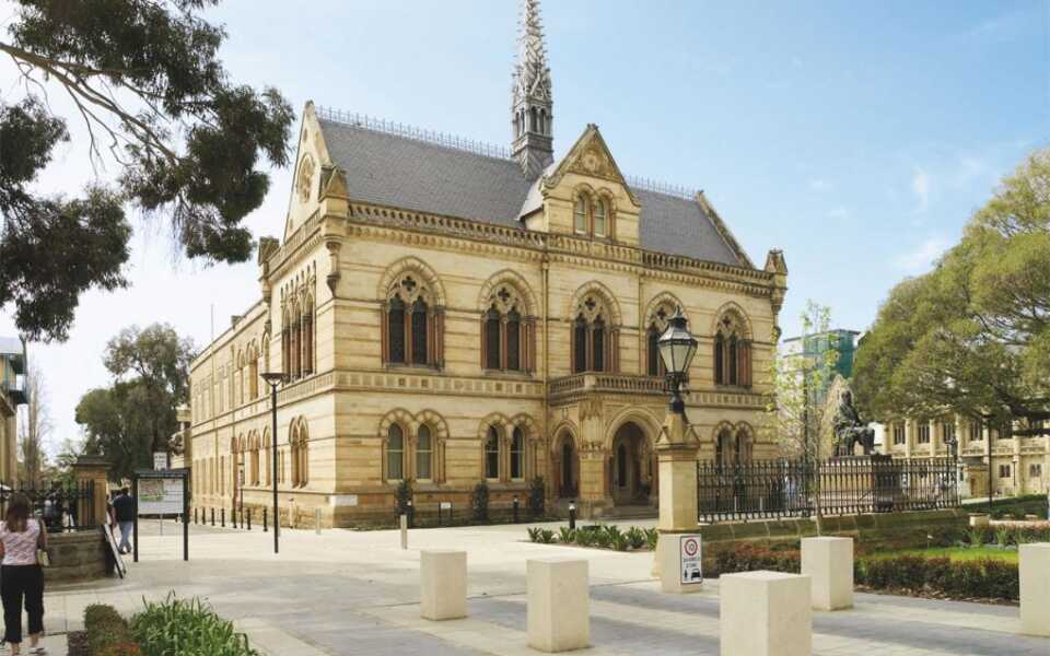 Đại học Adelaide, Úc
