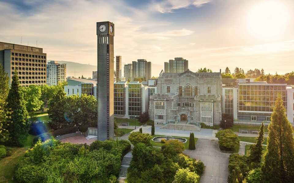 Đại học tập British Columbia (UBC)