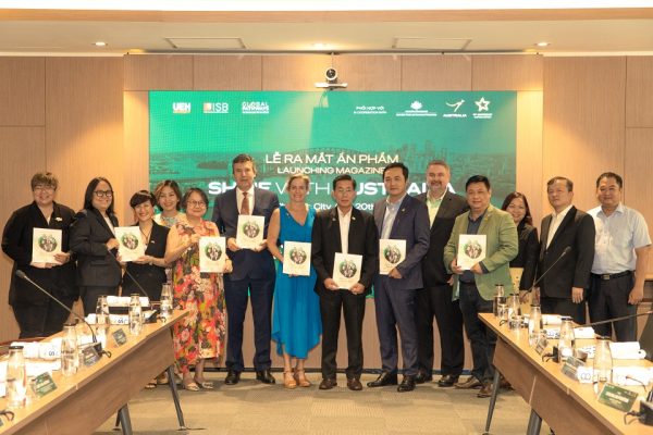 Ra mắt ấn phẩm Shine With Australia