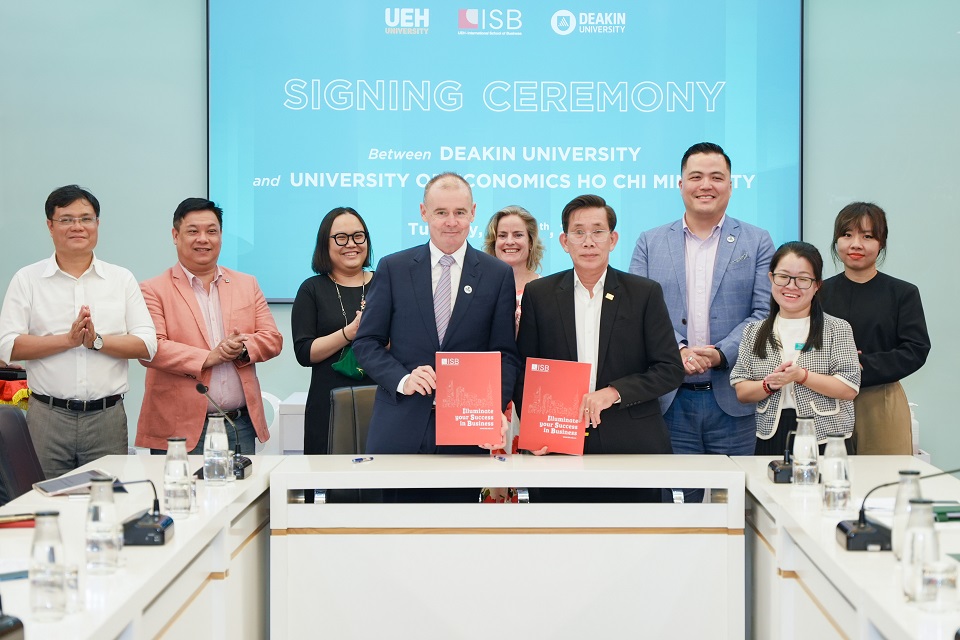 KFO-Đại học UEH ký kết hợp tác cùng Đại học Deakin