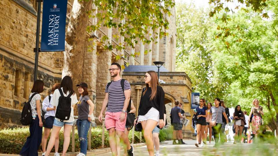 Sinh viên đại học Adelaide có cơ hội việc làm rộng mở.