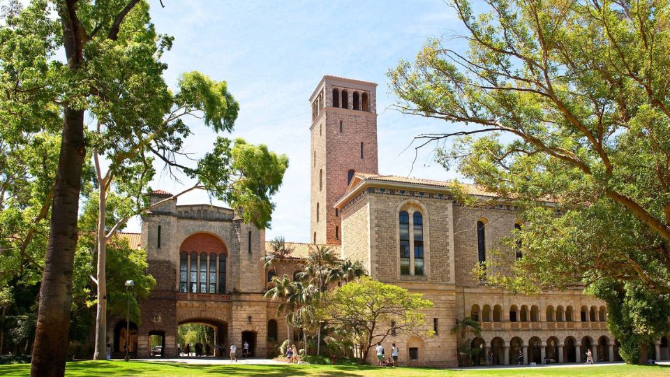 Đại học Western Australia thuộc top 72 Đại học xuất sắc nhất thế giới (theo QS World University Rankings, 2024)