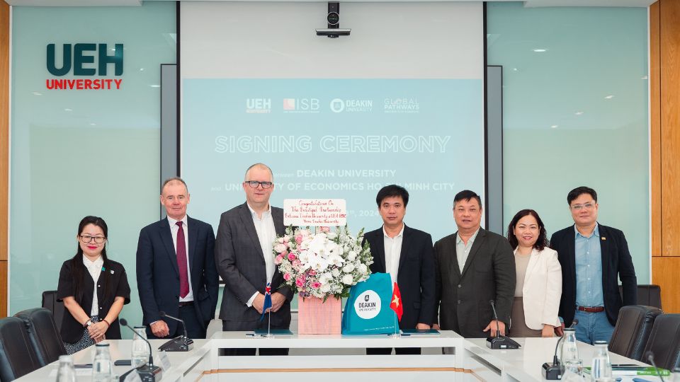 Đại học Kinh tế TP. Hồ Chí Minh ký kết mở rộng hợp tác cùng Đại học Deakin, Australia