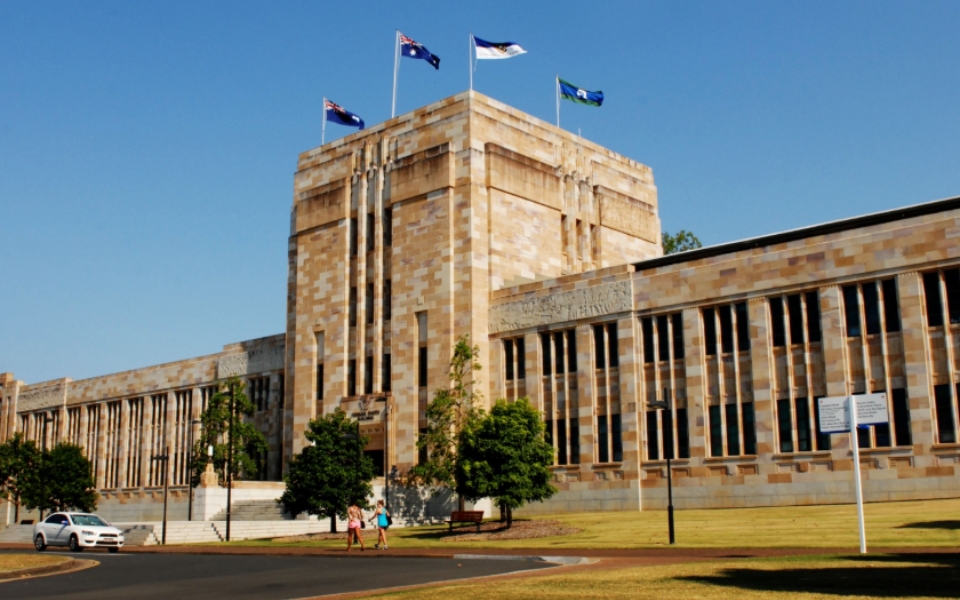 Đại học Queensland không cần IELTS