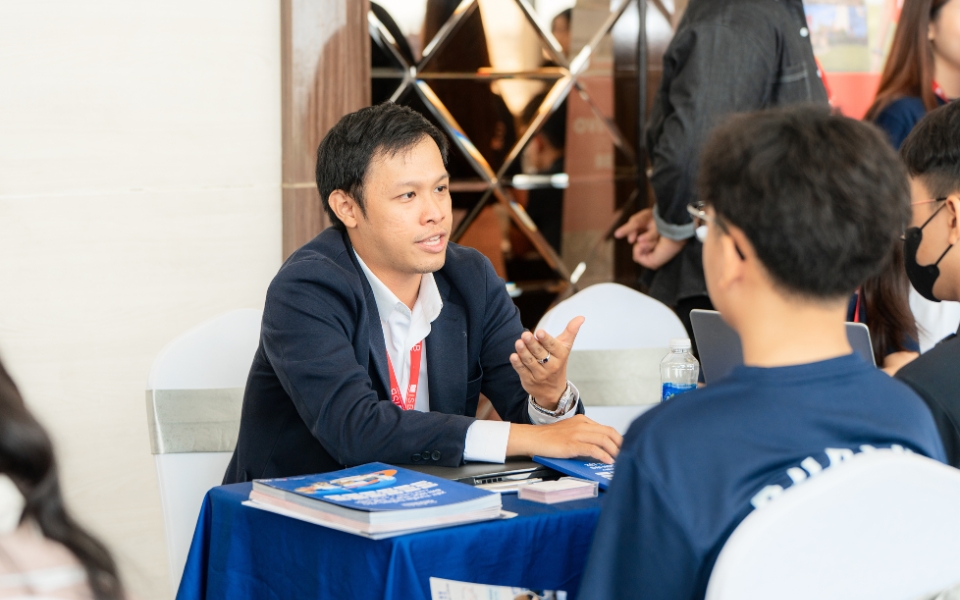 tư vấn cá nhân hóa theo từng hoàn cảnh của sinh viên